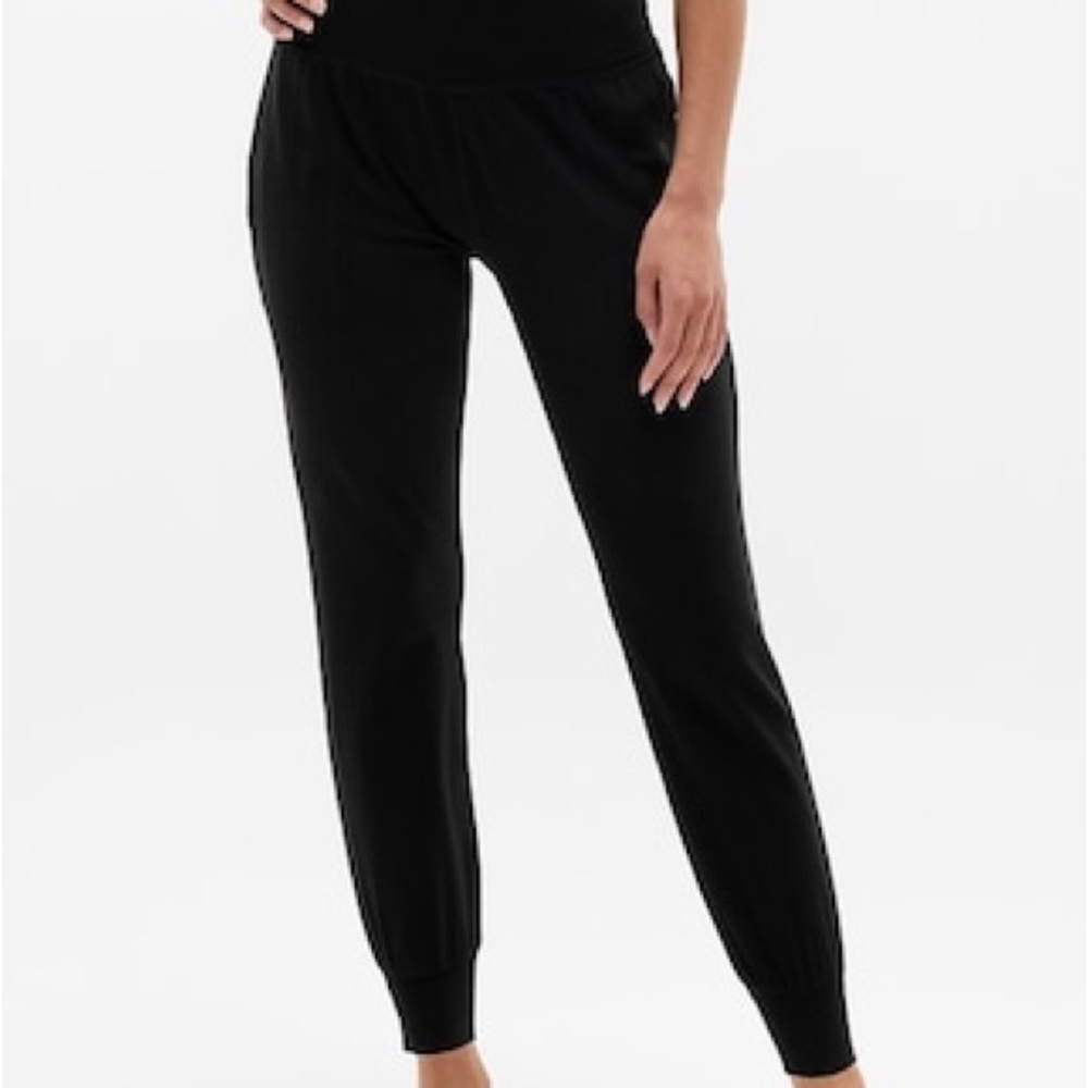 Athleta Women's Salutation Black Joggers in PowerVita